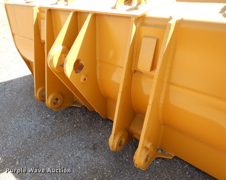image for item JX9167 Caterpillar 953  101"W loader bucket