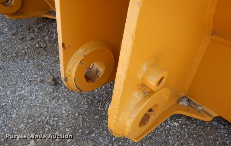 image for item JX9167 Caterpillar 953  101"W loader bucket