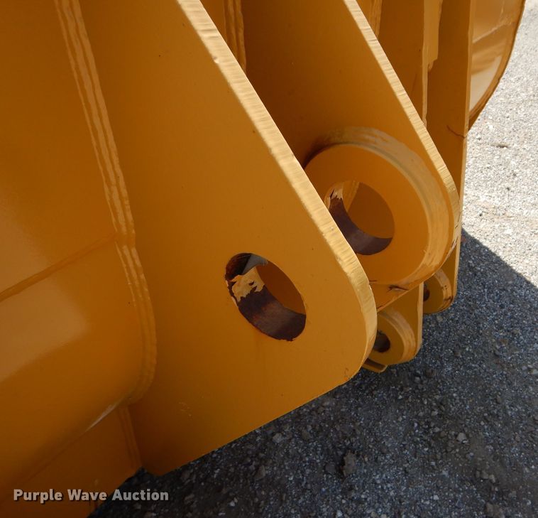image for item JX9167 Caterpillar 953  101"W loader bucket