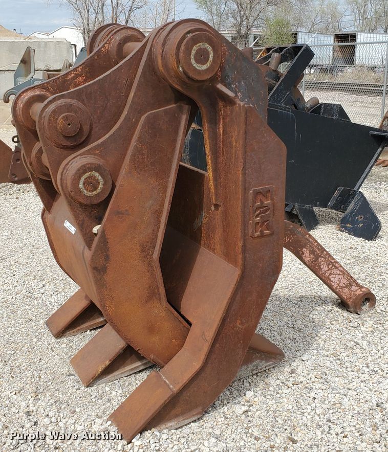 image for item JX9175 NPK GR3040  scrap grapple