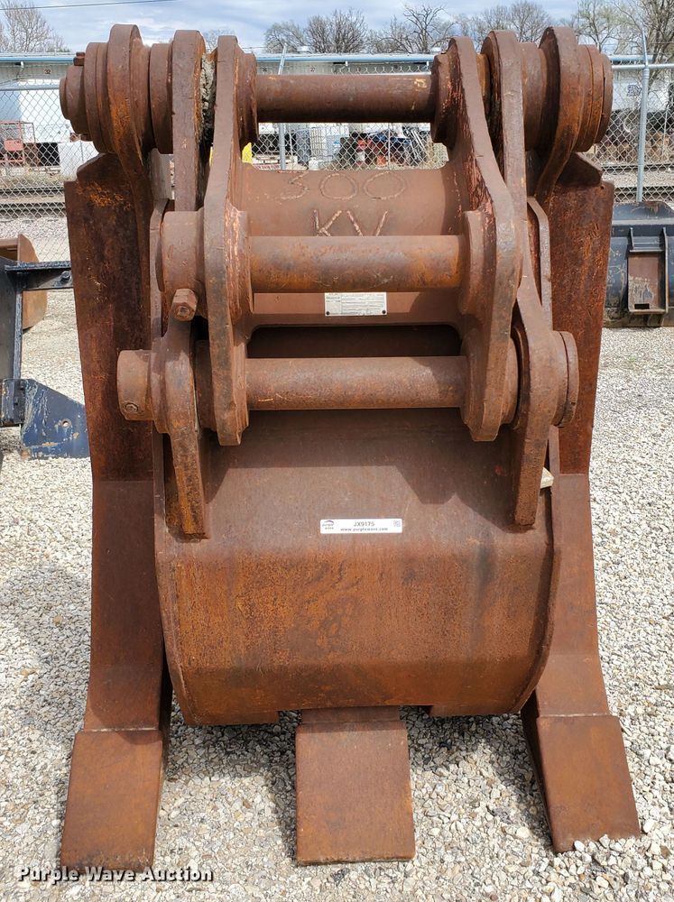 image for item JX9175 NPK GR3040  scrap grapple