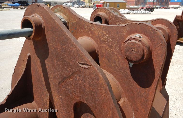 image for item JX9176 JRB  4'W scrap grapple