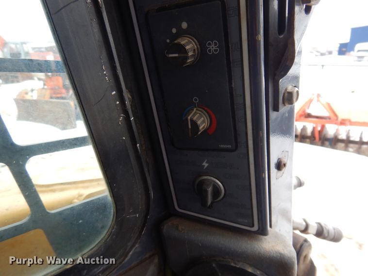 image for item KE9293 2008 Gehl 7810E  skid steer loader