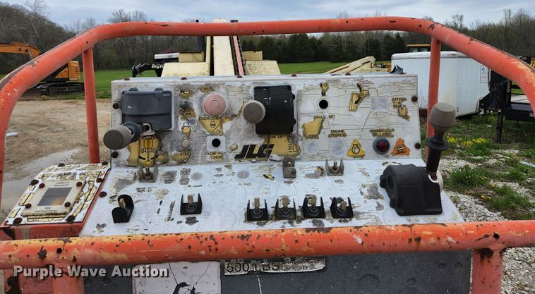 image for item KE9742 1991 JLG 60  boom lift