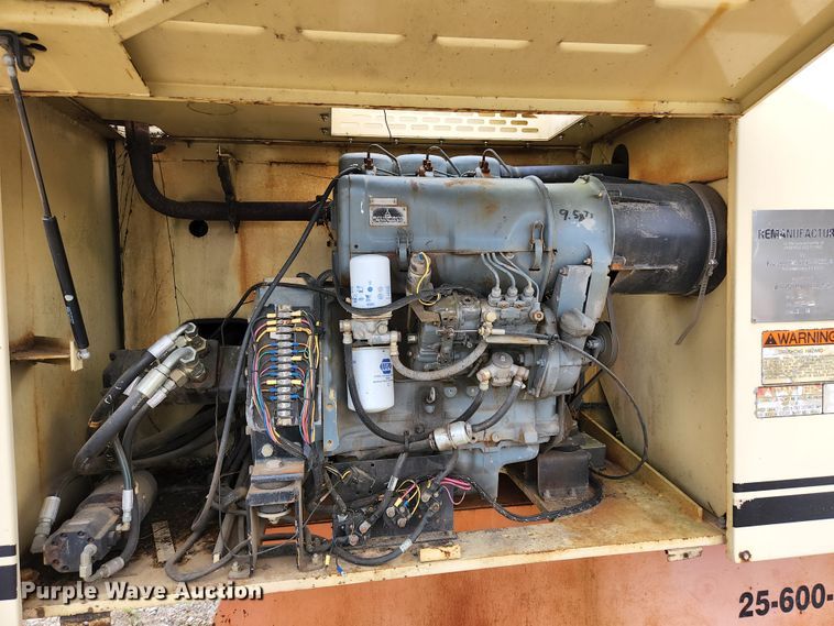 image for item KE9742 1991 JLG 60  boom lift