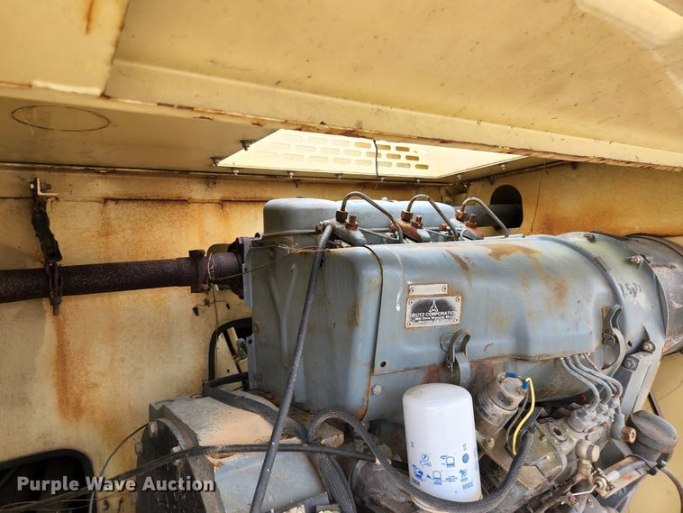 image for item KE9742 1991 JLG 60  boom lift