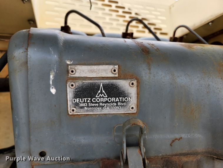 image for item KE9742 1991 JLG 60  boom lift