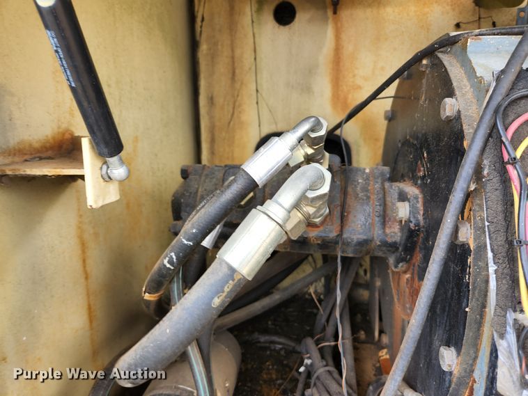 image for item KE9742 1991 JLG 60  boom lift