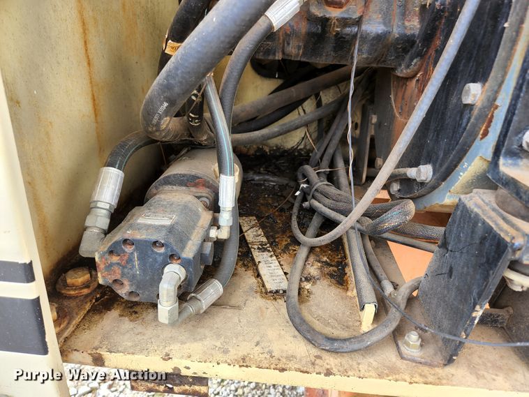 image for item KE9742 1991 JLG 60  boom lift