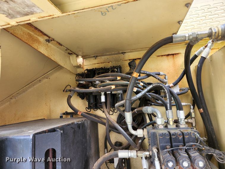 image for item KE9742 1991 JLG 60  boom lift