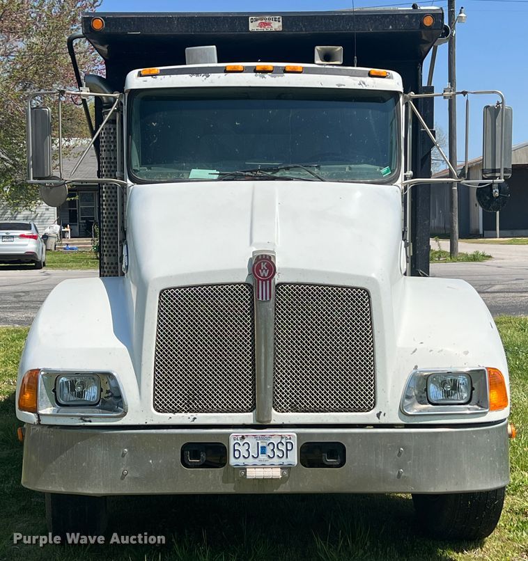 image for item KG9773 2007 Kenworth T300  dump truck
