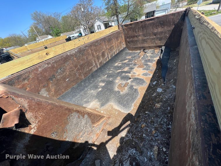 image for item KG9773 2007 Kenworth T300  dump truck