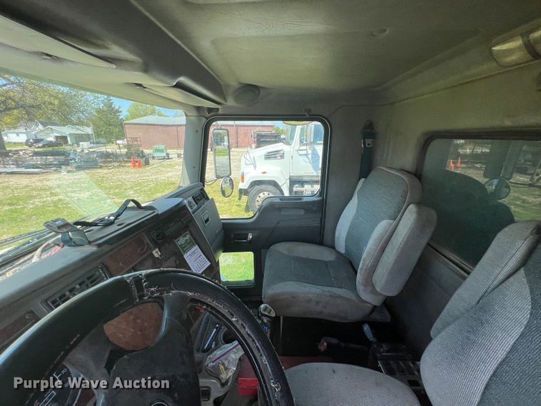 image for item KG9773 2007 Kenworth T300  dump truck