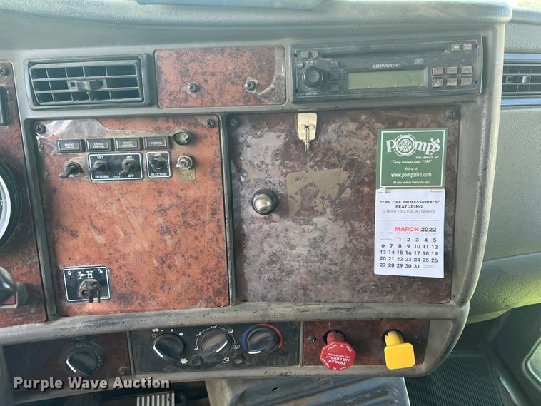 image for item KG9773 2007 Kenworth T300  dump truck