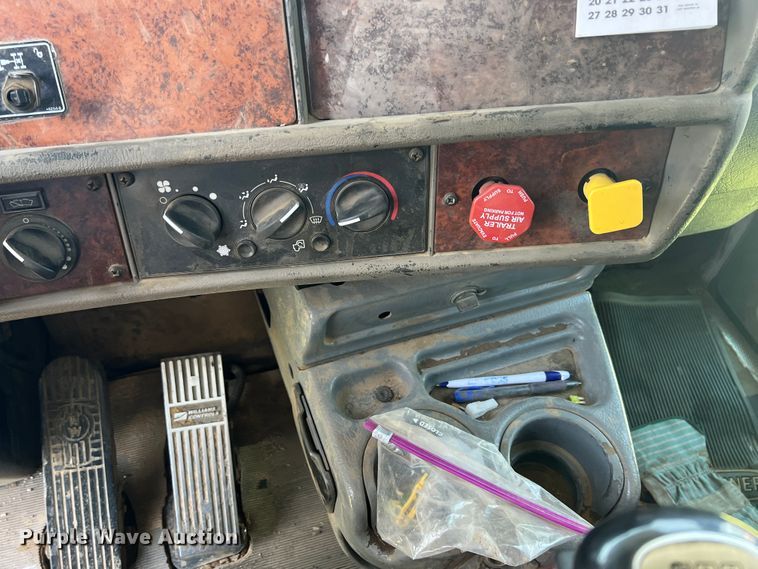 image for item KG9773 2007 Kenworth T300  dump truck