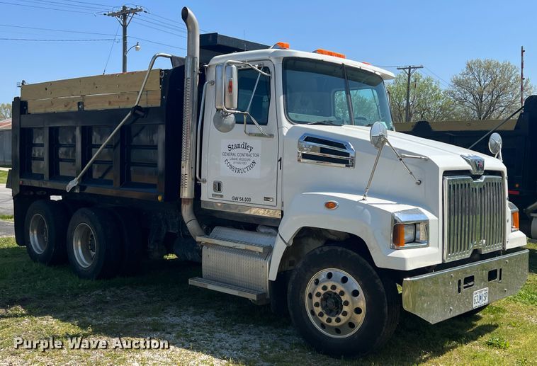 image for item KG9774 2014 Western Star 4700SF  dump truck