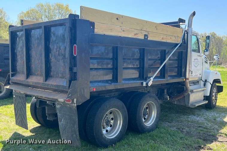 image for item KG9774 2014 Western Star 4700SF  dump truck
