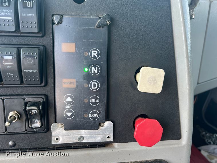 image for item KG9774 2014 Western Star 4700SF  dump truck