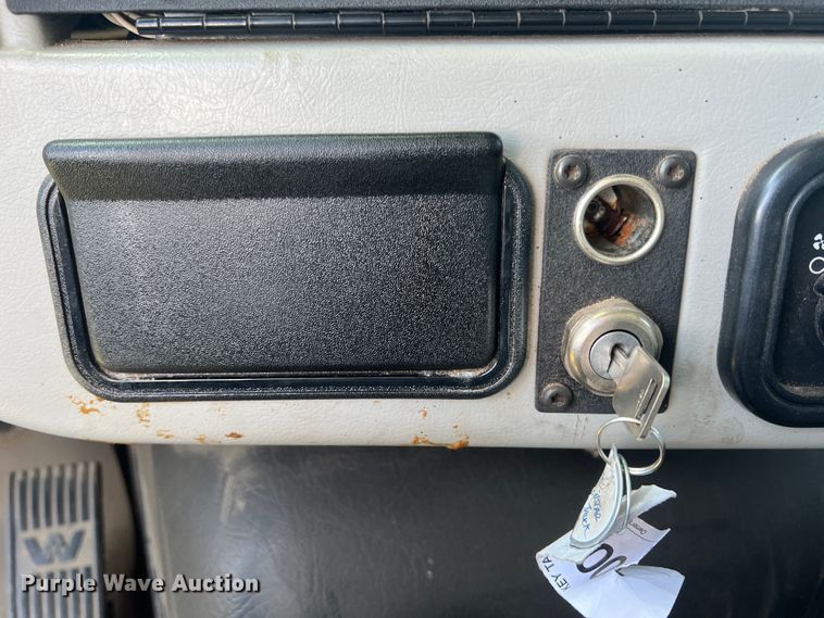 image for item KG9774 2014 Western Star 4700SF  dump truck