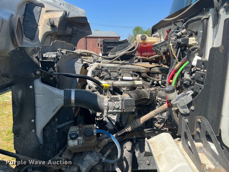 image for item KG9774 2014 Western Star 4700SF  dump truck