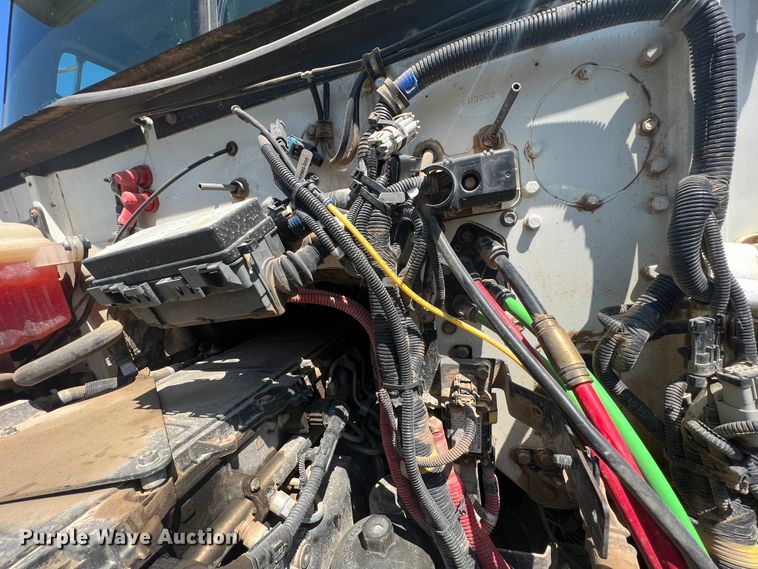 image for item KG9774 2014 Western Star 4700SF  dump truck