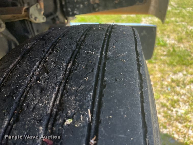 image for item KG9774 2014 Western Star 4700SF  dump truck