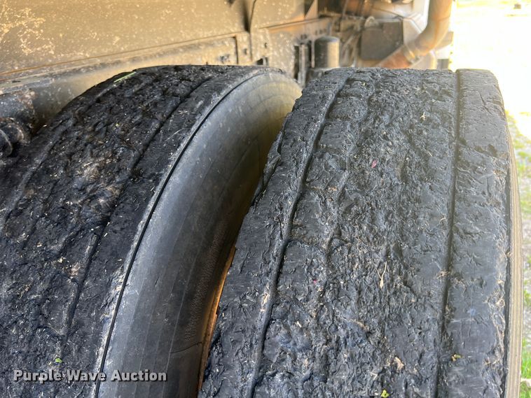 image for item KG9774 2014 Western Star 4700SF  dump truck