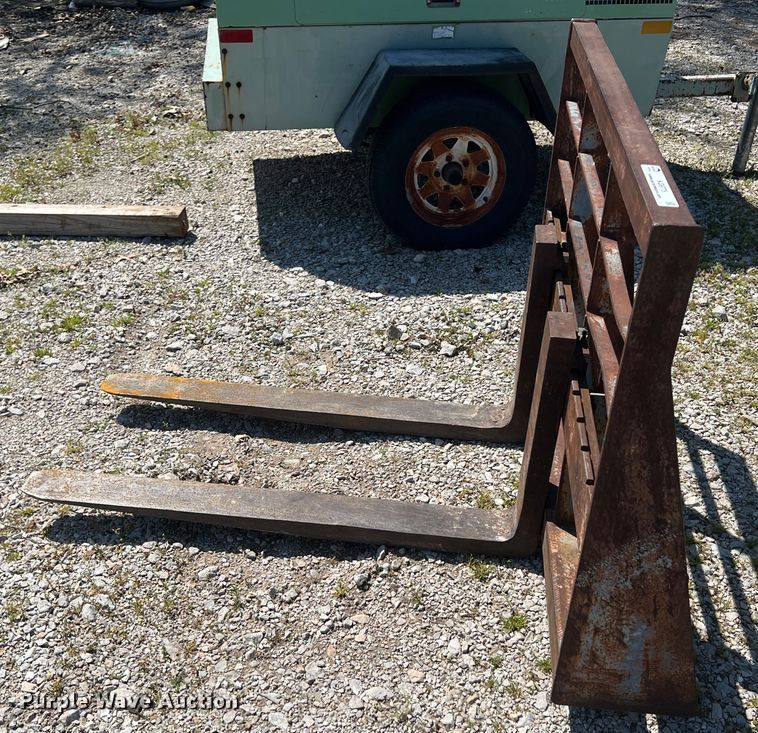 image for item KG9775 42" L skid steer forks