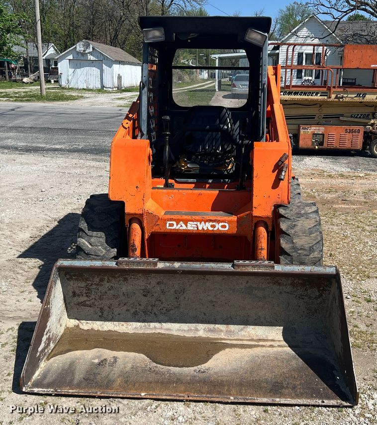 image for item KG9776 2004 Daewoo 450 Plus  skid steer loader