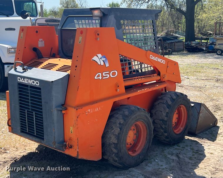 image for item KG9776 2004 Daewoo 450 Plus  skid steer loader