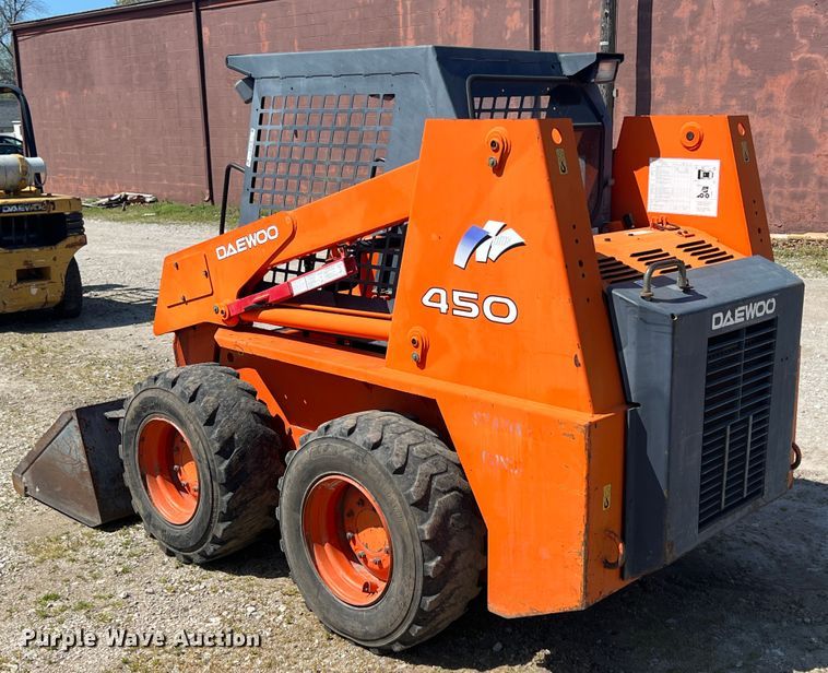 image for item KG9776 2004 Daewoo 450 Plus  skid steer loader