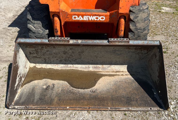 image for item KG9776 2004 Daewoo 450 Plus  skid steer loader