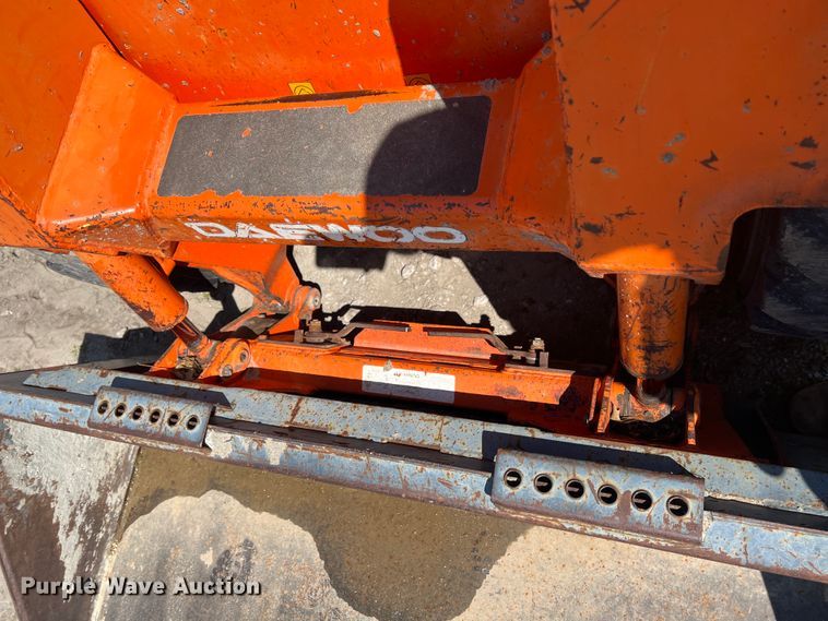 image for item KG9776 2004 Daewoo 450 Plus  skid steer loader