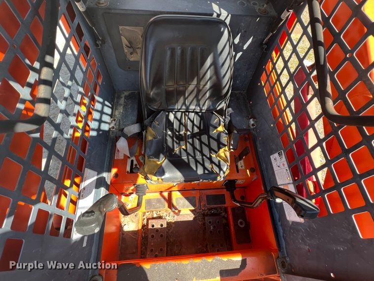 image for item KG9776 2004 Daewoo 450 Plus  skid steer loader