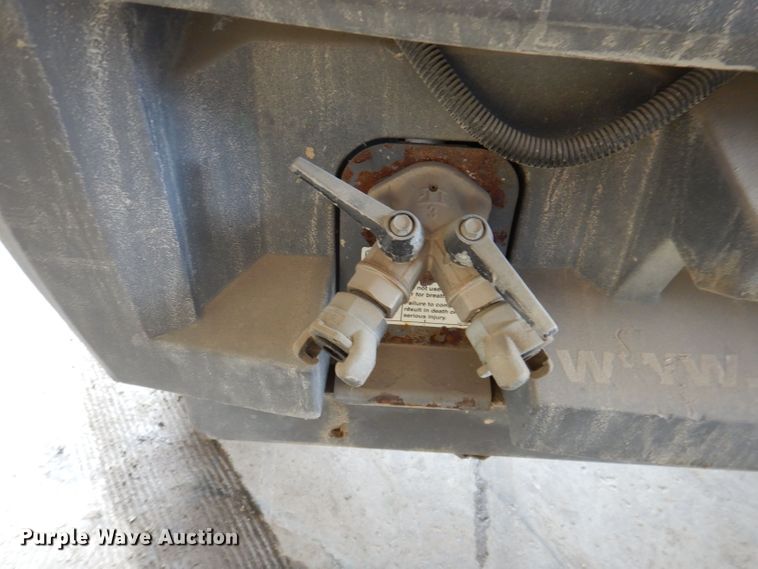 image for item KN9957 2007 Atlas Copco XAS 185  air compressor