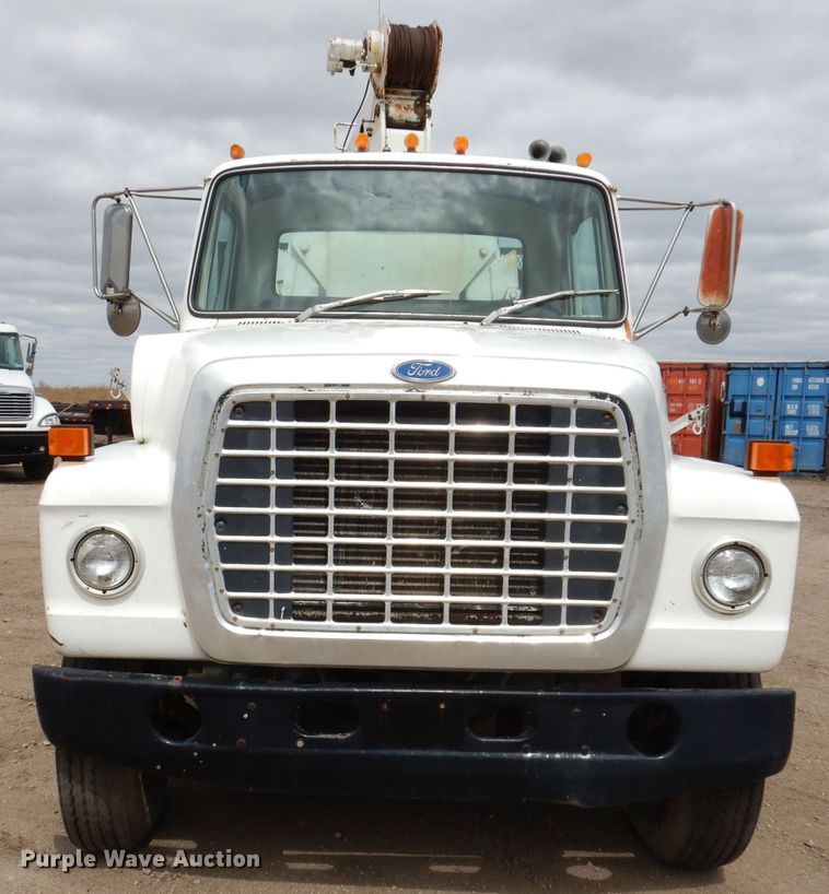 image for item KN9969 1985 Ford LNT8000  crane truck