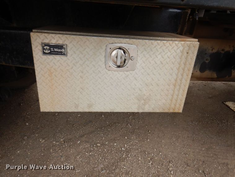 image for item KN9969 1985 Ford LNT8000  crane truck