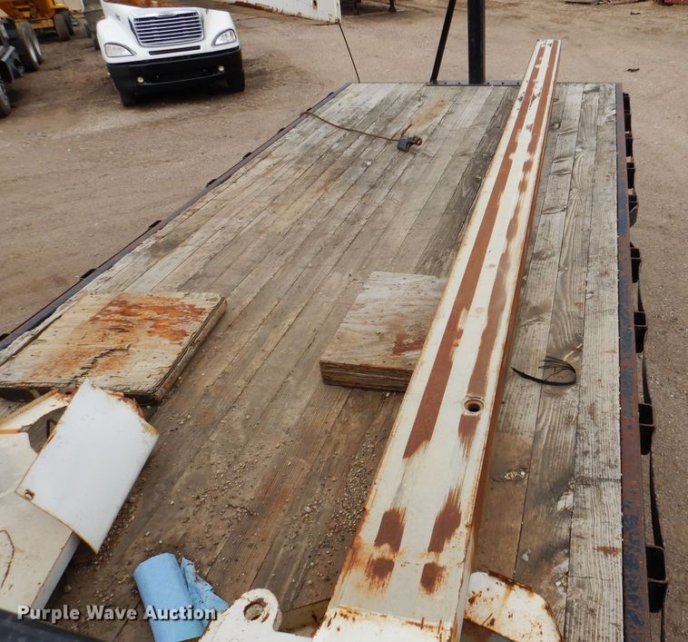 image for item KN9969 1985 Ford LNT8000  crane truck