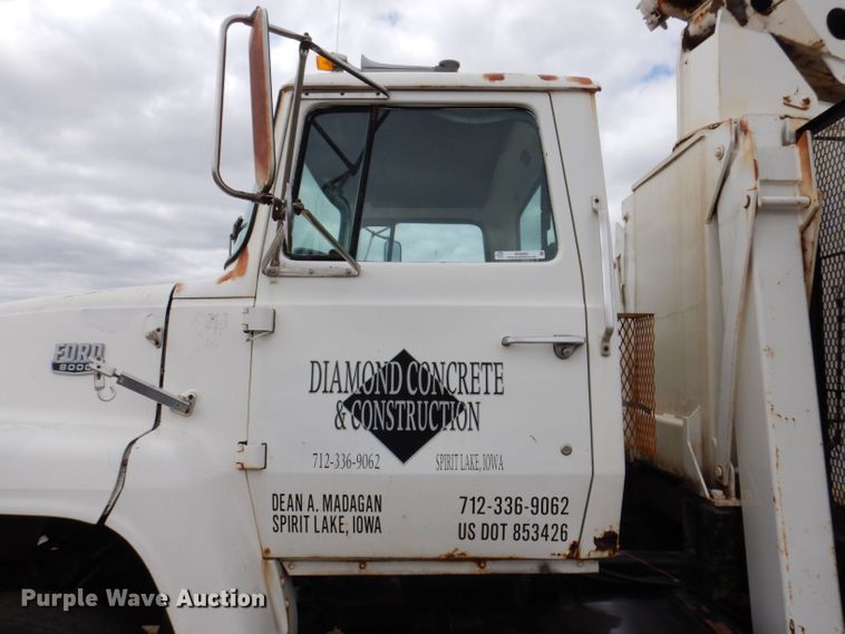 image for item KN9969 1985 Ford LNT8000  crane truck