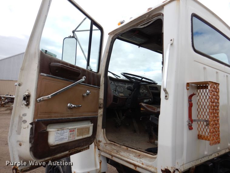 image for item KN9969 1985 Ford LNT8000  crane truck