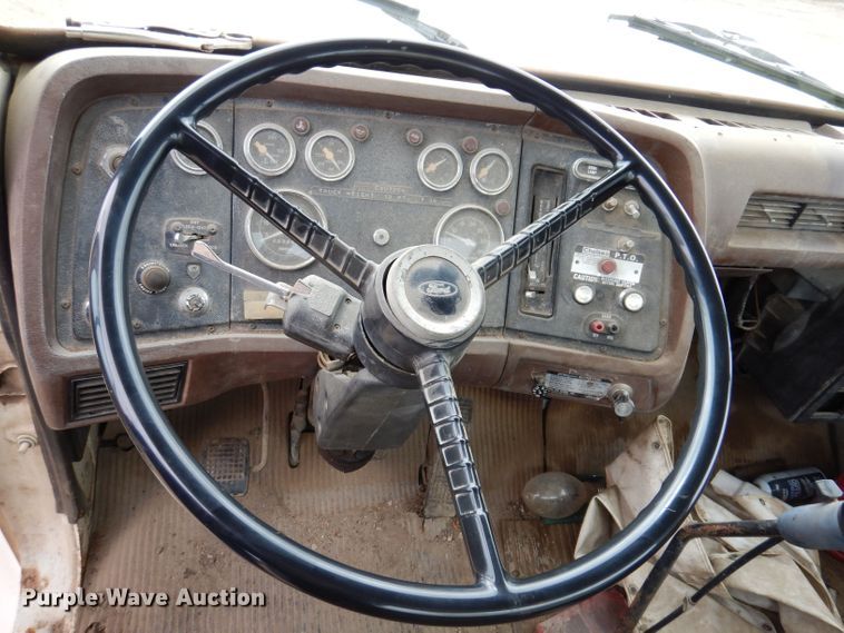 image for item KN9969 1985 Ford LNT8000  crane truck