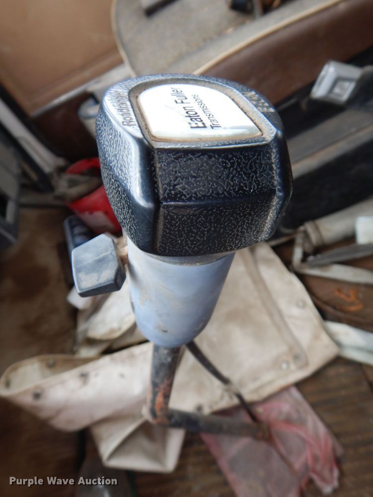 image for item KN9969 1985 Ford LNT8000  crane truck