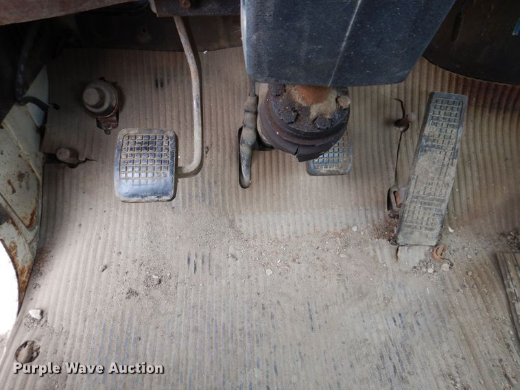 image for item KN9969 1985 Ford LNT8000  crane truck