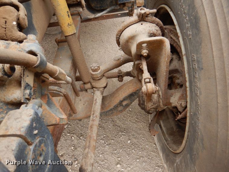 image for item KN9969 1985 Ford LNT8000  crane truck