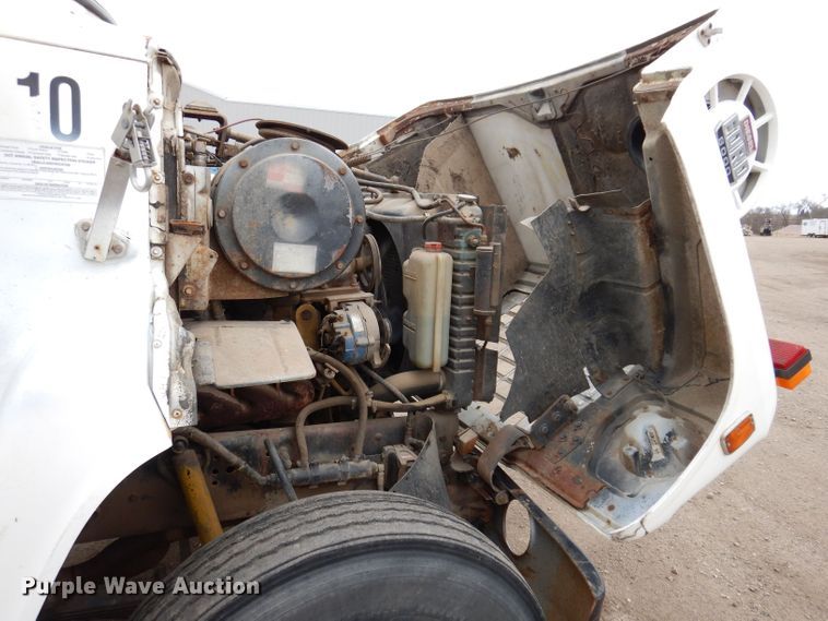 image for item KN9969 1985 Ford LNT8000  crane truck