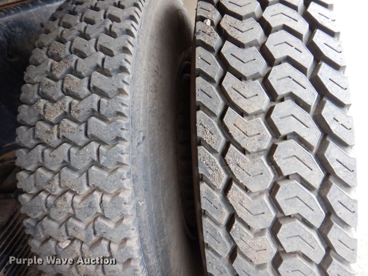 image for item KN9969 1985 Ford LNT8000  crane truck