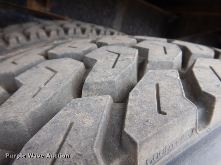 image for item KN9969 1985 Ford LNT8000  crane truck