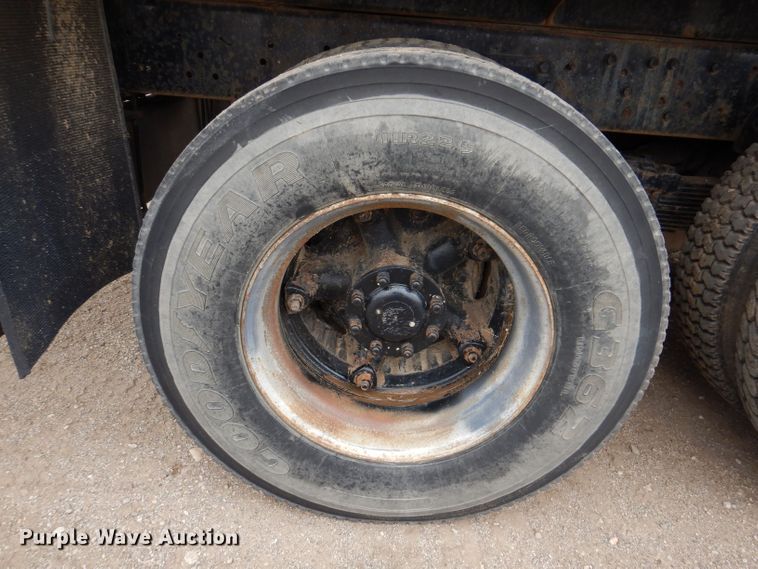 image for item KN9969 1985 Ford LNT8000  crane truck