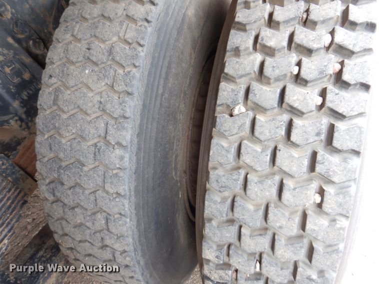 image for item KN9969 1985 Ford LNT8000  crane truck