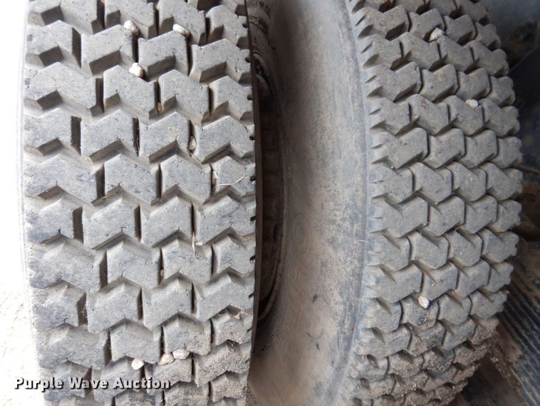 image for item KN9969 1985 Ford LNT8000  crane truck